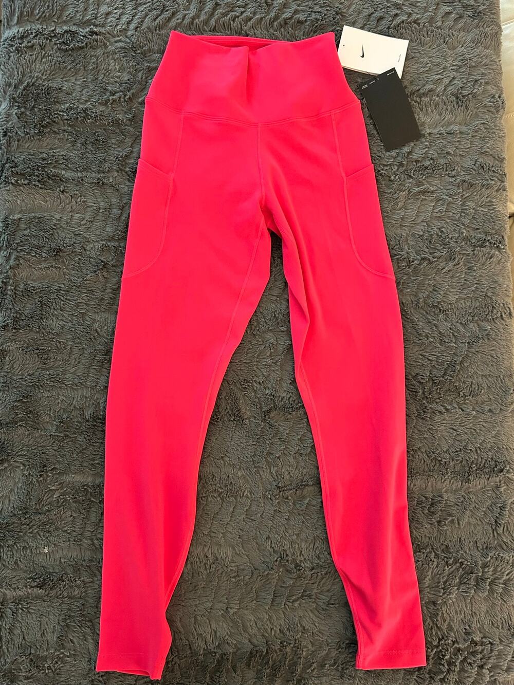 Nike Women's Small Pink Leggings (NWT)